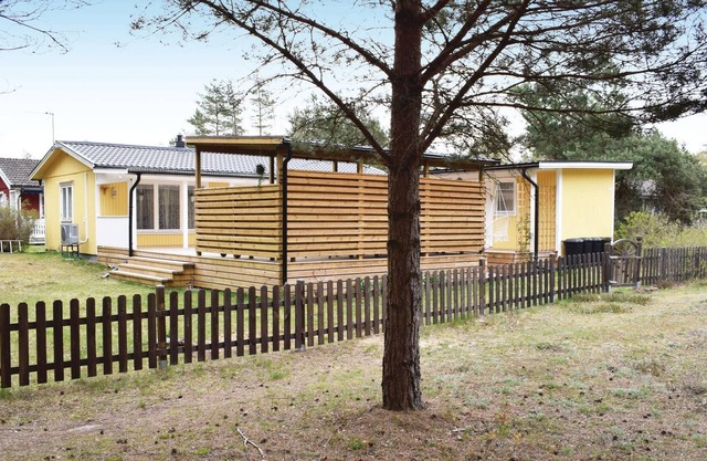 Here you will stay only 150 m from the Kalmarsund beach.