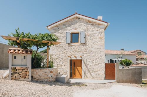 Heritage New Stone Villa Allegra - Private Swimming Pool & Garden