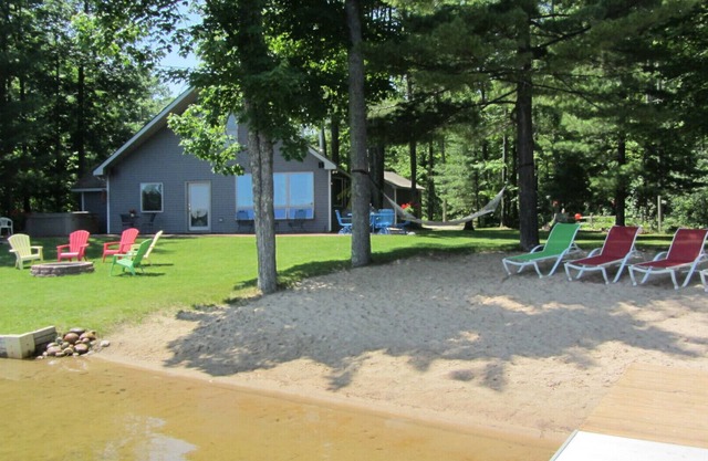 Hidden Gem Cottage on Bass Lake with Hot Tub - Summer Memories Last Forever