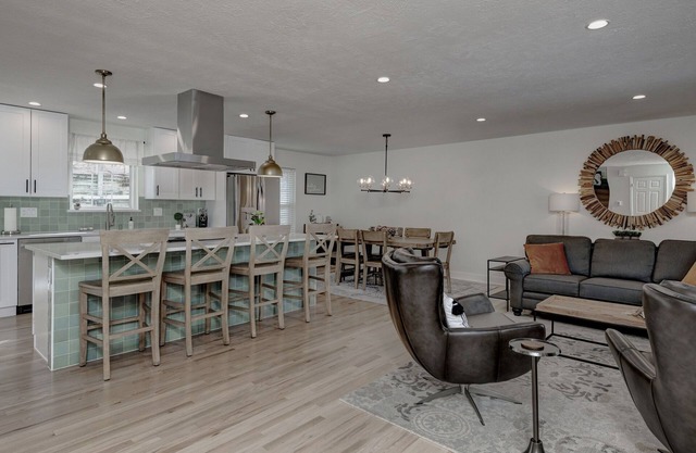 Hidden Gem - Ideal 4 Bedroom Centennial House
