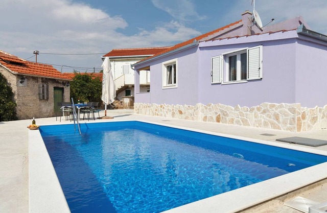 Hidden Villa * With Private Pool In Peaceful Area