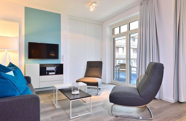 High-quality apartment on the North Sea with sunny, large loggia facing south -