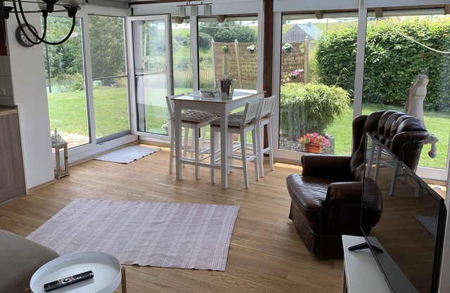 High-quality apartment large garden, sauna, quiet area between Nürb ring and down