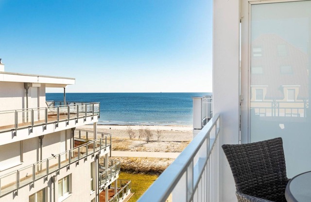 High-quality penthouse with gallery bedroom, two bathrooms and sunny balcony