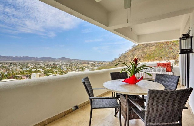 High Speed WIFI- Lux Condo in Pedregal with amazing Ocean, Mountain & City views