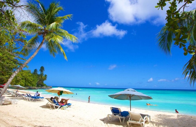 High Tides and Good Vibes! 3 Home-like Units w/Private Balconies! Outdoor Pool