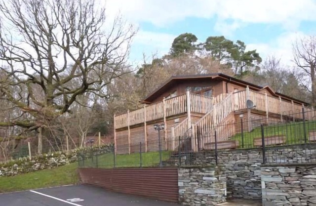 HIGH VIEW LODGE, family friendly, with pool in White Cross Bay