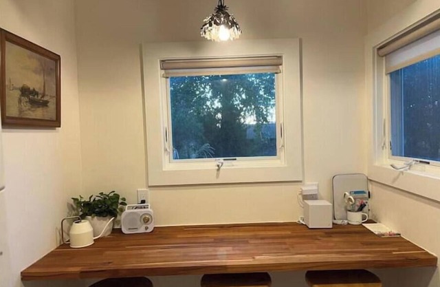 Hill Coast Cottage: Freshly Renovated