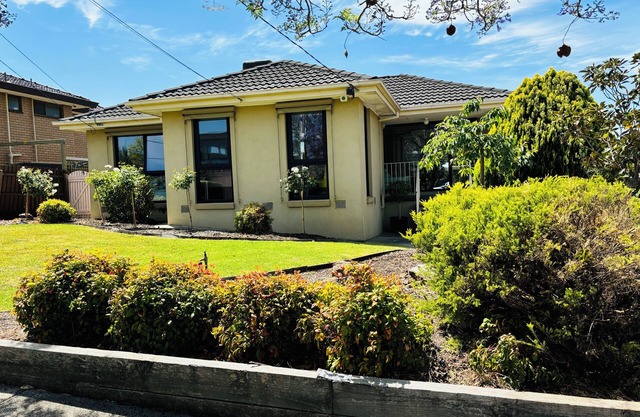 Hillside Haven - 10 mins from the airport