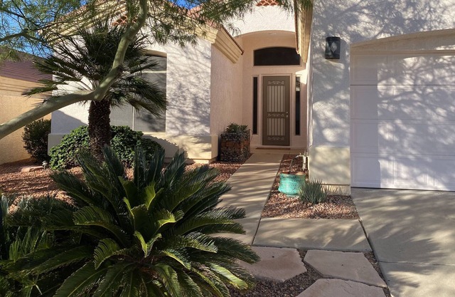 Hilltop Gated Desert Getaway, minutes from the Tonto Forest. Pet Friendly!