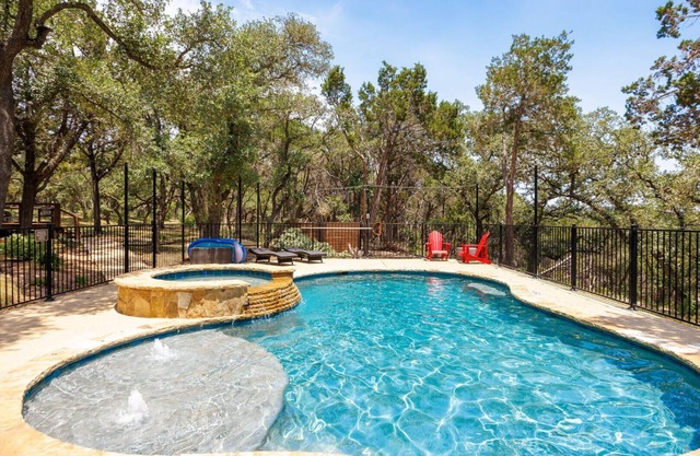 Hilltop Hideaway - 14 Scenic Acres! Brand new pool with 2 hot tubs; pickleball court, sleeps 12.
