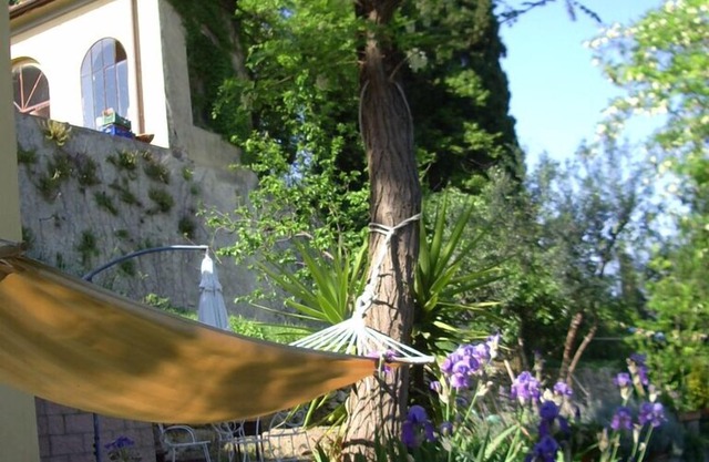 Hilltop paradise cottage, a stone's throw from Florence !