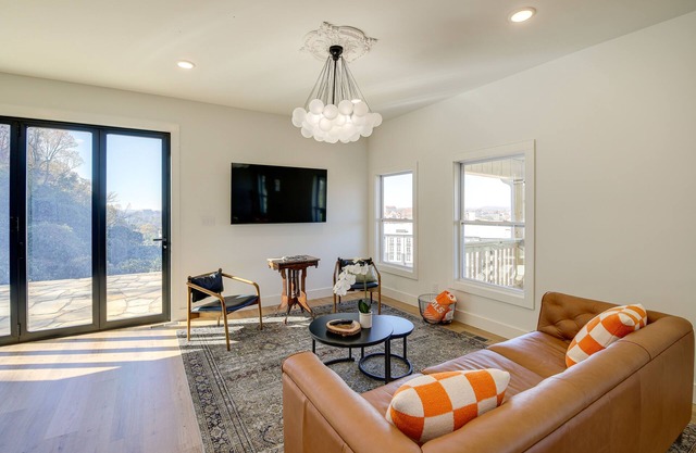 Hilltop Tennessee Retreat: Neyland Stadium Views!