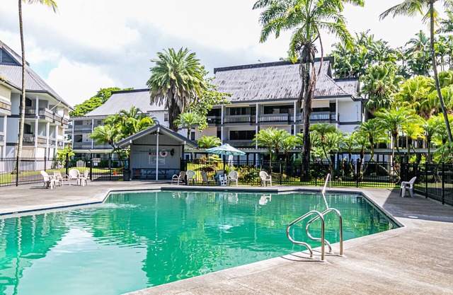 Hilo Studio with pool and balcony 5 minutes from airport