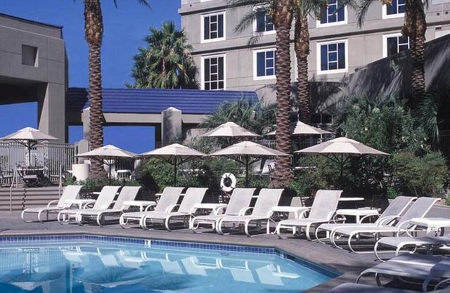 Hilton Grand Vacations on Paradise LVCC -1bdrm