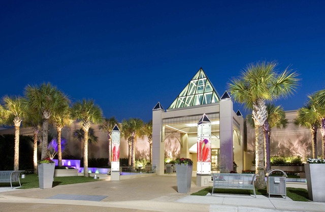Hilton Palm Beach Airport