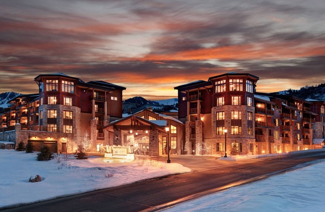 Hilton Sunrise Lodge Ski-in & Ski-out-Park City, 2 Bdrm/3 Bath, 2/14 to 2/21/26