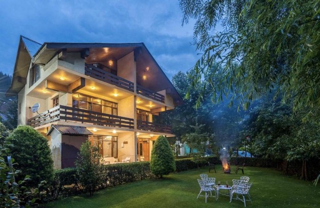 Himalayan Mansion Luxury Villa by the Mall Manali