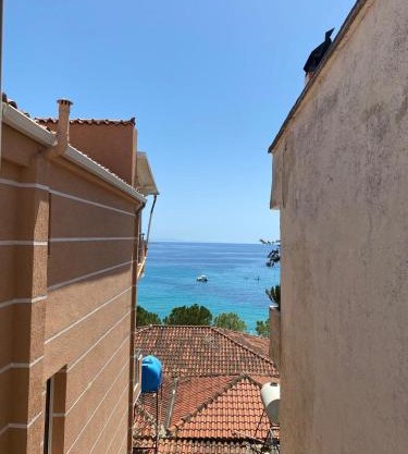 Himara City-Center Apartment