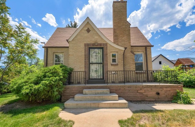 Historic 'Brewmaster House' in Downtown Golden!