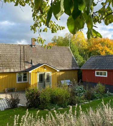 Historic Cottage In The Heart Of Österlen