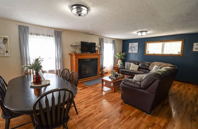 Historic Creekside Home Dwtn Deadwood w/Hot Tub