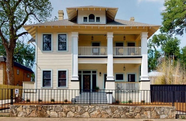 Historic Mansion near The Pearl, sleeps 14!