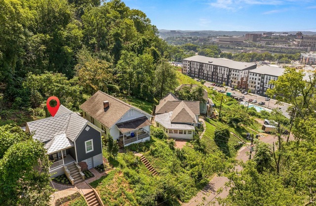 Historic Renovated 2BD - Beautiful View of Downtown