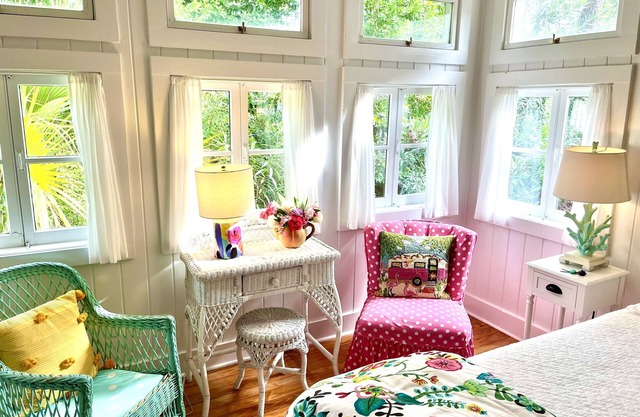 Historic + Renovated Cottage Voted 'Most Quaint on Tybee' by Tybee Cottages