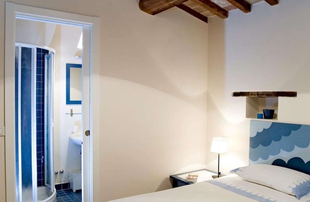 Historic residence with swimming pool in the heart of the Marche hills up to 29 people