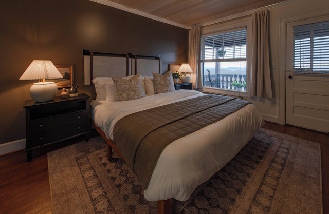 Historic Riverview Inn | Five