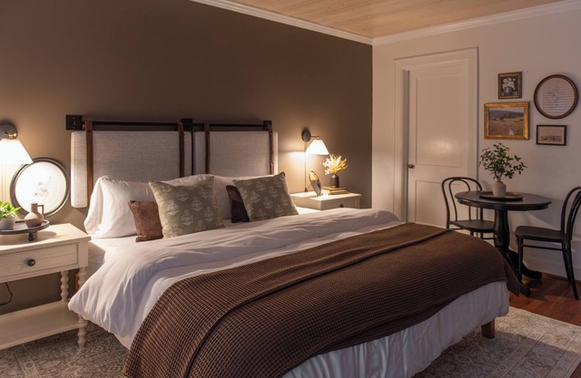 Historic Riverview Inn | Seven