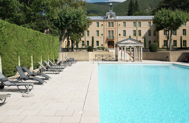 Historical castle in Montbrun-les-Bains with pool