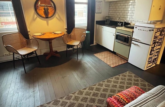 Historically Charming studio in the heart of Uniontown.