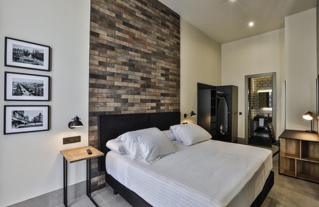 HO Puerta de Purchena Apartments. JS 1