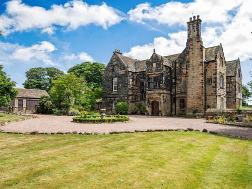 Hodroyd Hall
