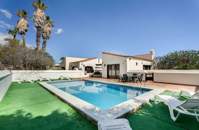 Holiday Accommodation "3-Bedroom Villa in Golf del Sur"