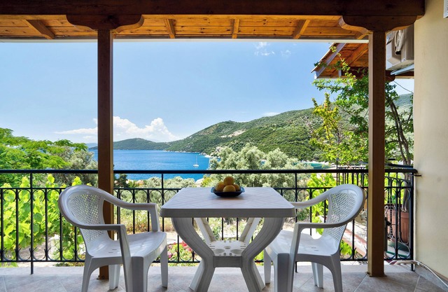 Holiday Accommodation "Vardia studio A" with Sea View, Wi-Fi & Balcony
