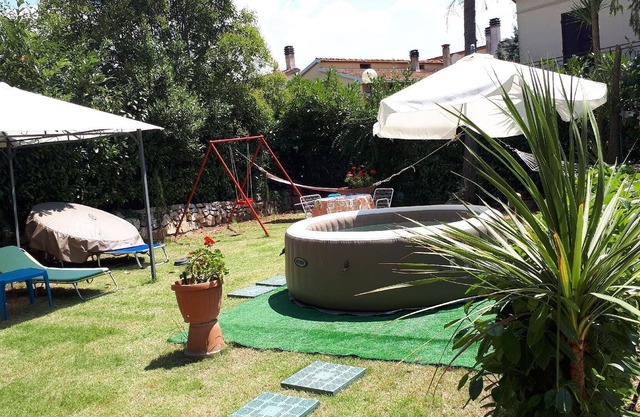 Holiday Castiglione Del Lago Persons Bedrooms 
