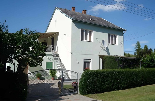 Holiday apartment with large balcony, only 250 m from the beach