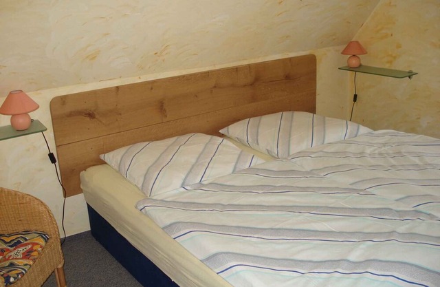 Holiday apartment under thatched roof, Baltic beach at only 100 m