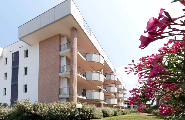 Holiday apartment with air conditioning and pool