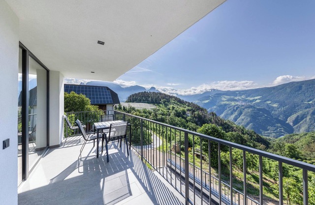 Holiday Apartment "Thalerhof Naturae Montes Ritten" with Mountain View, Terrace & Wi-Fi