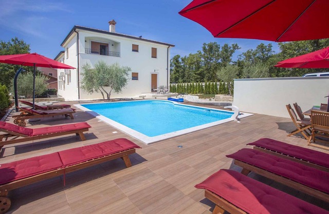 Holiday apartment with use of pool
