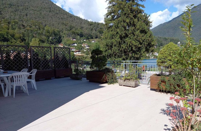 Holiday apartment 50 m from the lake