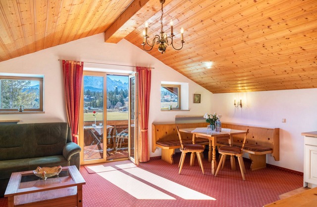 Holiday Apartment 'Alpenblick Tilly - Walchensee' with Mountain View, Shared Garden and Wi-Fi