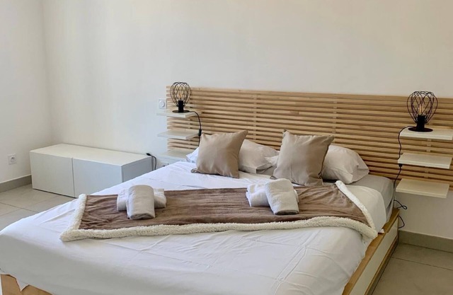 Holiday apartment Bonifacio for 1 - 6 persons with 3 bedrooms - Holiday apartment in one or multi-fa