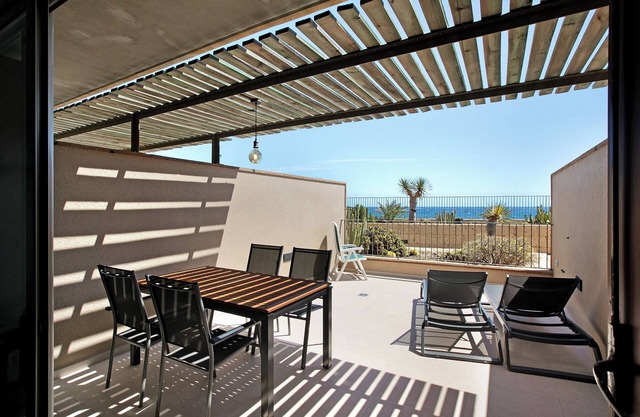 Holiday Apartment 'Casa Médano 5 By Médano Rentals' with Sea View, Private Terrace