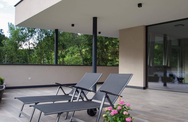Holiday Apartment 'Deluxe' with Mountain View, Balcony & Wi-Fi in the ApartHotel Christine