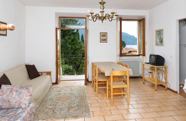 Holiday apartment Domaso for 1 - 6 persons with 2 bedrooms - Holiday apartment in one or multi-famil